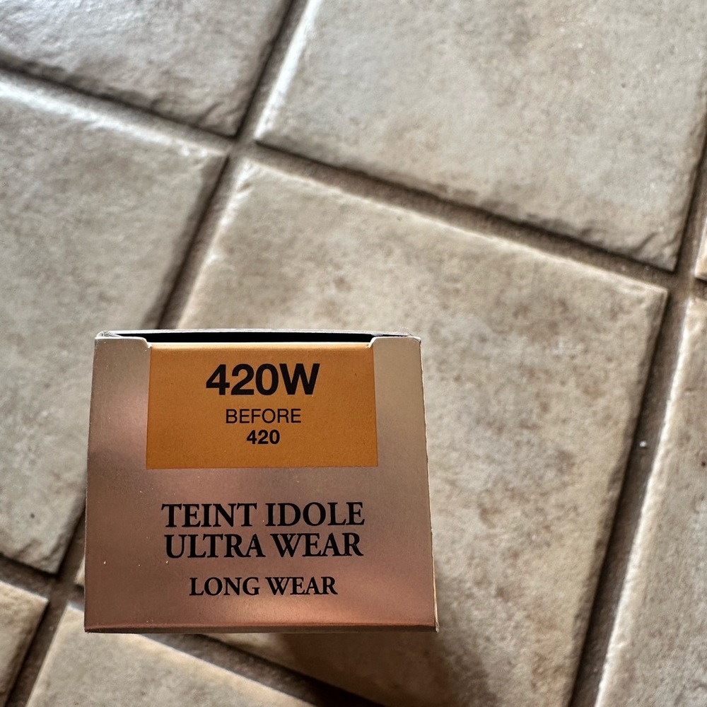 Lancome Teint Idole Ultra Wear Foundation 420W
